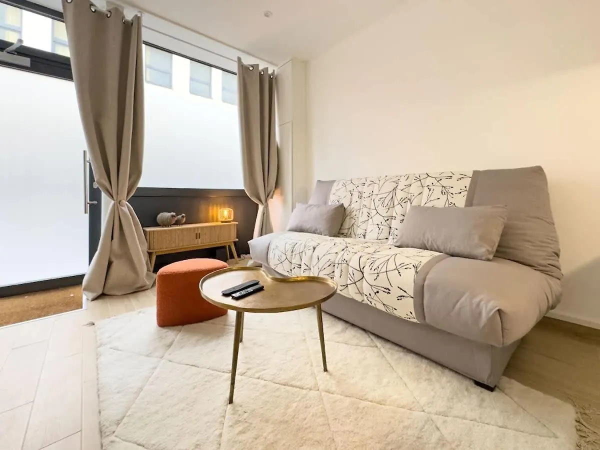 Penbed - Montparnasse - 1Br Apartment Paris 0*,  France